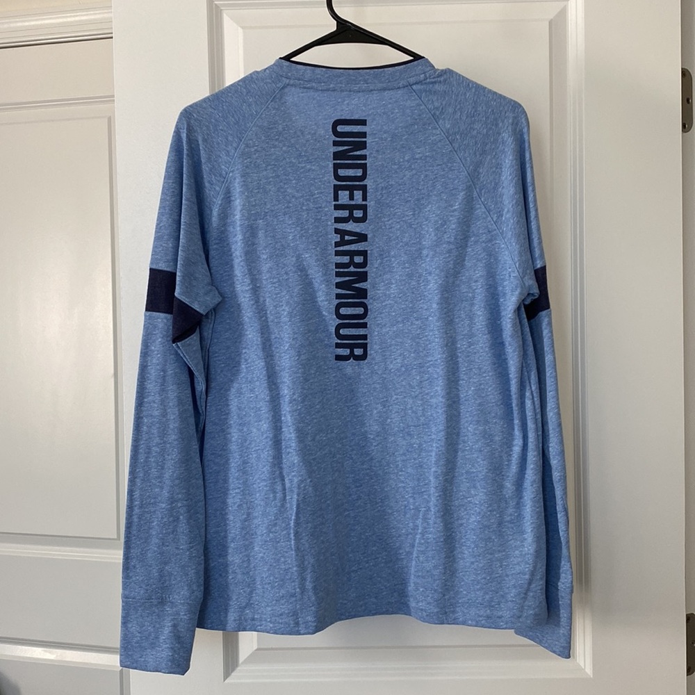Never Worn Under Armour Long Sleeve Tee - Picture 2 of 4